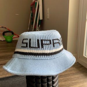 SUPREME KNIT BUCKET HAT